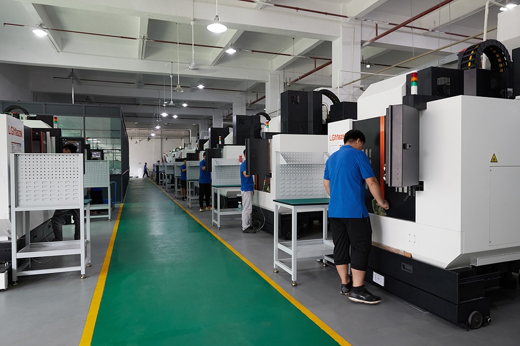 3 axis,4 axis, and 5 axis CNC Machining workshop of Custom CNC Machining 